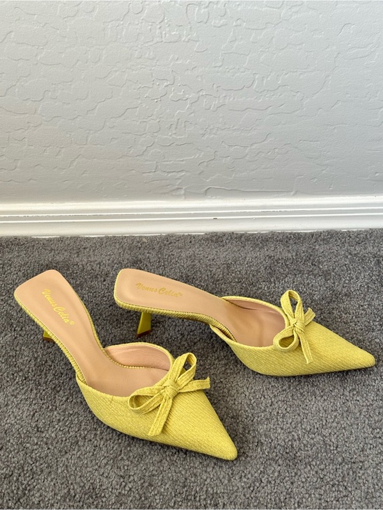 Amazon Shoes - Chartreuse kitten heel